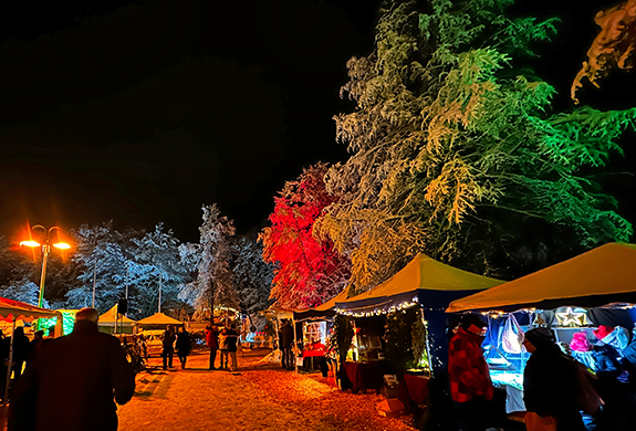 Weihnachtsmarkt an der Bernhardushalle Weiler in den Bergen