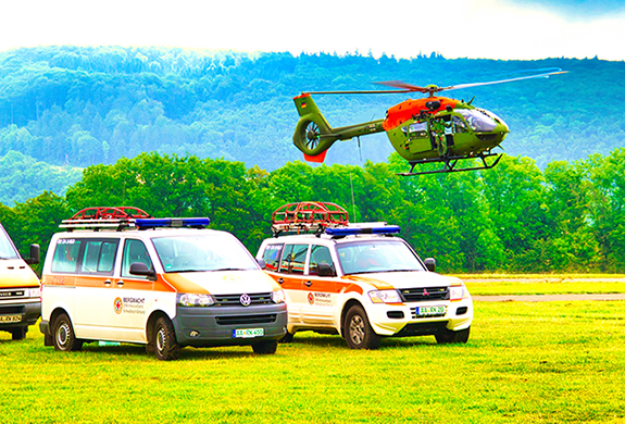 Übung der Bergwacht und Malteser mit einem Bundeswehr SAR Hubschrauber